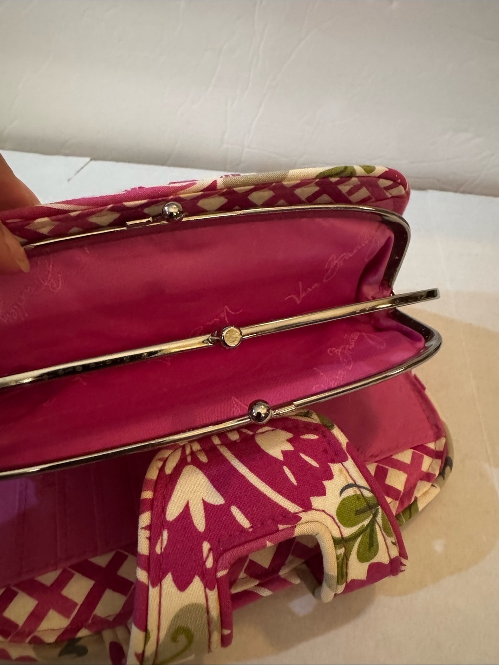 Vera Bradley Frame Wallet In The Retired Priscilla Pink Floral Pattern - Picture 7 of 7